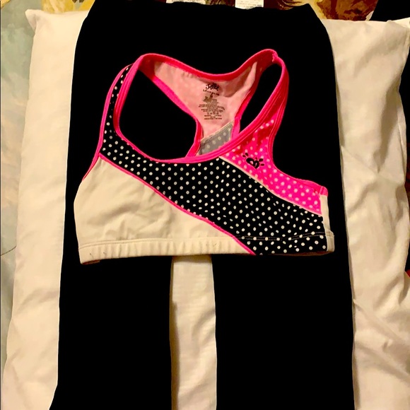 Soft black pants with pink shirt - Picture 6 of 6